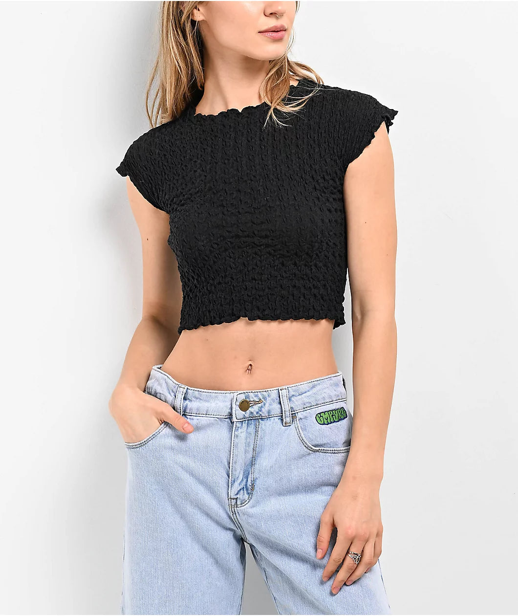 Camiseta corta Daisy Street Crinkle Knit Negra
