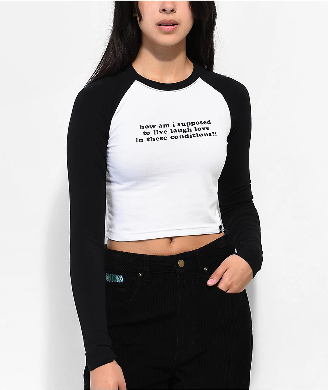 JV By Jac Vanek Live Laugh Love Camiseta de manga larga raglan corta en blanco y negro