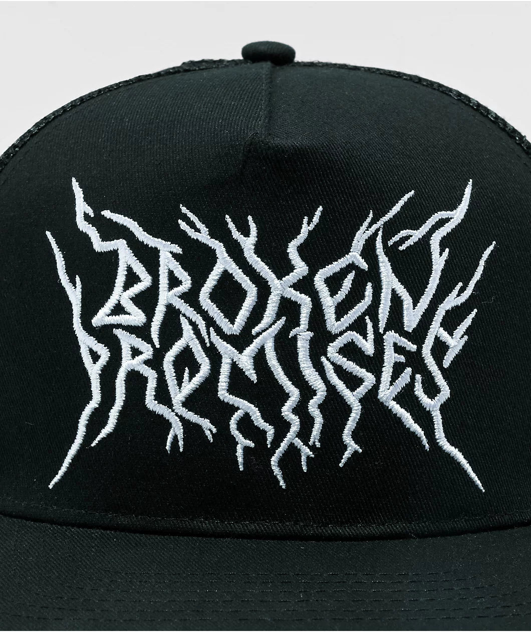 Gorra Trucker Negra Undead de Broken Promises