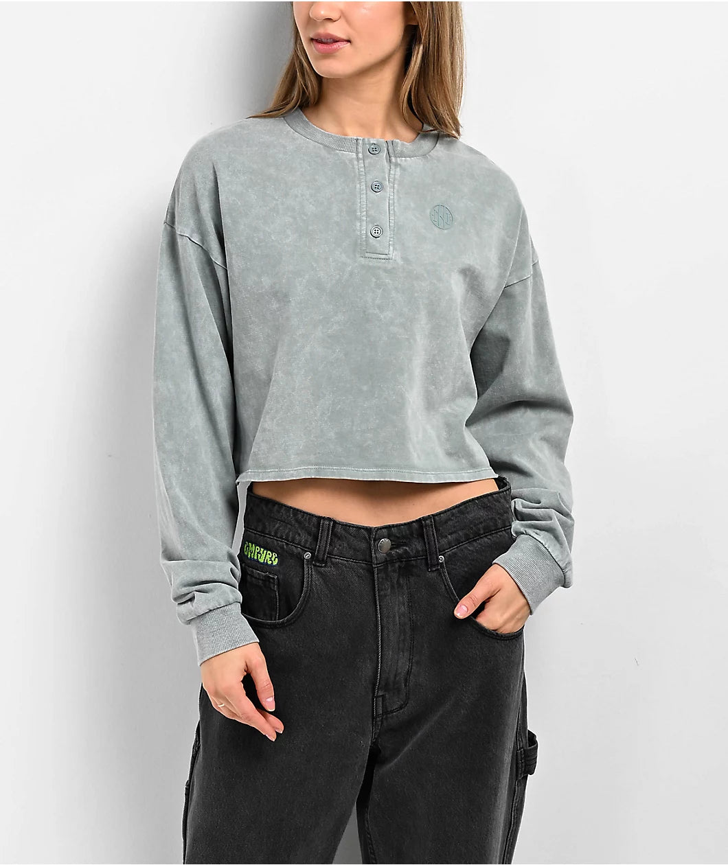 Camiseta de manga larga Ninth Hall Fundamentals Kaliska Lead Boxy Crop